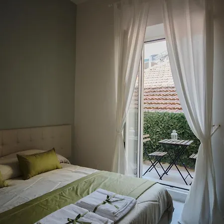 Prisca Naples